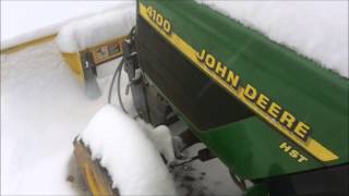 john deere 4100 cold start [upl. by Leinadnhoj]