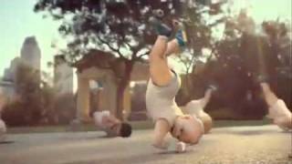 Bebes Bailando Comercial Agua Mineral Evian [upl. by Sakul521]