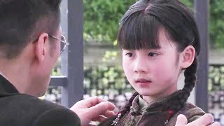 【Full Movie】6歲女孩在豪宅門口唱歌，驚動富豪，富豪以為死去的妻子回來了！chinesedrama 情感 [upl. by Anehs576]