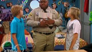 Zack y Cody Todos a bordo  1x10 Te pillé 23 [upl. by Kanya]