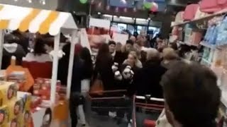 Émeutes dans plusieurs Intermarché pour des pots de Nutella en Promo [upl. by Ecirum]