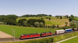 Züge an der Reussbrücke Oberrüti  Zug trainfart train [upl. by Omsare]