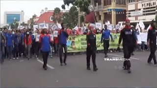 Aksi Buruh di Jawa Timur Ricuh [upl. by Nitsoj]