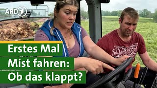 Mit Traktor und Miststreuer Bäuerin Nina fährt Mist aus  Hofgeschichten 12  Unser Land  BR [upl. by Owena]