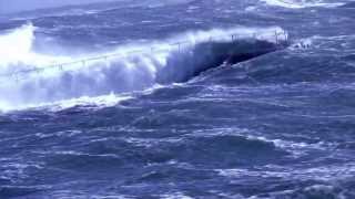 Warship vs Big Waves [upl. by Lorelei]