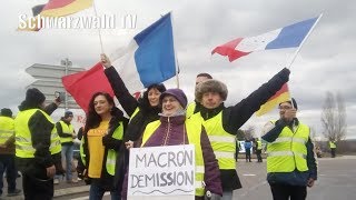 🚨 Frankreich 3 Tote und 780 Verletzte  Unbewaffnete erschossen  Gelbwesten legen Frankreich lahm [upl. by Fortna]