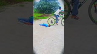 Cycle dangerous stunt Do not 🚫cyclestuntstuntstunt [upl. by Purse]