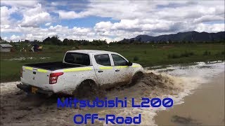 Mitsubishi L200 Triton offroad  Corriendo en el barro [upl. by O'Reilly676]