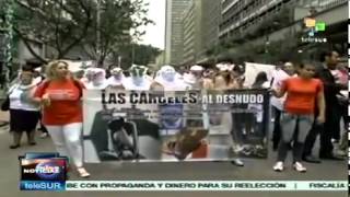 Prisonniers politiques des femmes défilent déshabilées à Bogota Colombie 1152012 [upl. by Asilana]