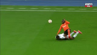 Lassina Traoré injury against InterТравма Ласіни Траоре проти Інтера championsleague [upl. by Mathew]