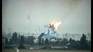 The 43rd Paris Air Show  Parisle Bourget  19990612  Sukhoi Su30MK Crash wwwaerosporthu [upl. by Shirlee246]