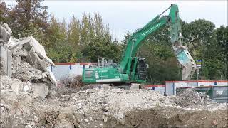 Bagger Komatsu PC 360  Abrissbaustelle [upl. by Aneles]