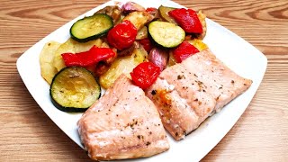 Esta receta siempre gusta a toda la familia  Salmon al horno con verduras saludable [upl. by Mayram]