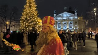 Львів 2024 відкриття головної Новорічної ялинки дівчата знайомляться з нами Lviv Christmas [upl. by Daney]