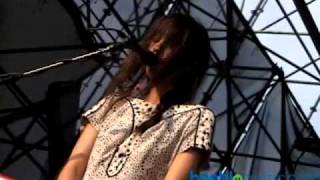 Blonde Redhead  The Dress Live HQ [upl. by Mckale]