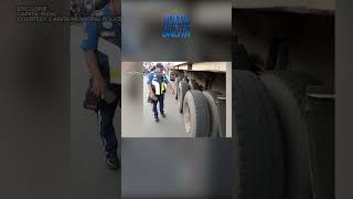 23anyos na motorcycle rider patay matapos magulungan ng truck shorts  Unang Balita [upl. by Nilrem]