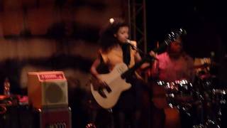 Esperanza Spalding  I Cant Help it MJ Cover  Live  le New Morning Paris 2009 [upl. by Ver]