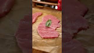 Scopriamo un piatto tipico della cucina laziale i saltimbocca alla romana in padella [upl. by Kinchen336]