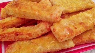 Vidéo recettes Allumettes au fromage  Les Ptites Recettes [upl. by Wrennie117]