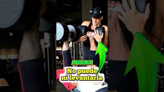 Casi se le caé encima una mancuerna😱 fitness gym accidente [upl. by Semyaj]