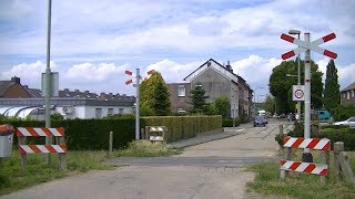 Spoorwegovergang Bocholtz  Dutch railroad crossing [upl. by Iggem]