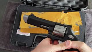 Unboxing Smith wesson 627 V comp performance center [upl. by Bouldon]