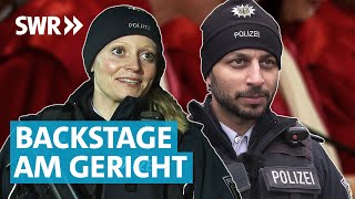 Rote Roben Polizei Schlagstöcke  Hinter den Kulissen der Hohen Gerichte in Karlsruhe [upl. by Barsky315]