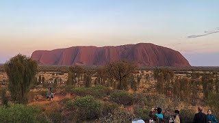 Uluru rocher sacré des aborigènes dAustralie est enfin sauvé des touristes [upl. by Laurinda]