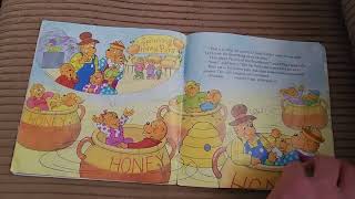 The Berenstain Bears Visit Grizzlyland By Mike Berenstain [upl. by Lesde]