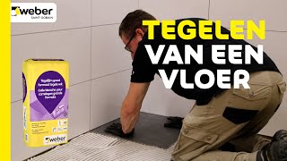 Tegelen van een vloer  Vloertegels leggen  Weber [upl. by Benedetto]