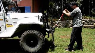 Utilizando o macaco HiLift para erguer o carro Por Mantiqueira 4x4 HD [upl. by Kruger]