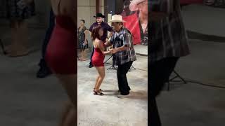 Le cayó la pensión del bienestar cumbia sonoradinamita musica baile tvazteca music tv [upl. by Ynabe]