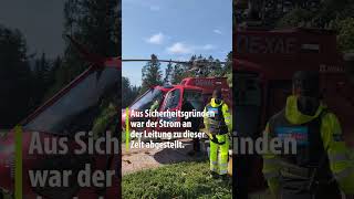 Spezialhubschrauber bei Arbeiten an Hochspannungsleitung im Einsatz [upl. by Lancaster617]