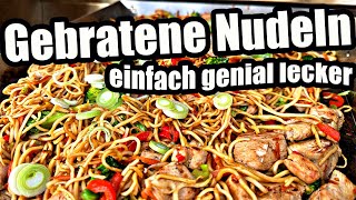 Gebratene China Nudeln mit Hähnchen und Gemüse von der Plancha  The BBQ BEAR [upl. by Falito261]