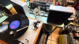 Leak 2200 and Thorens TD 160 battle [upl. by Mokas232]