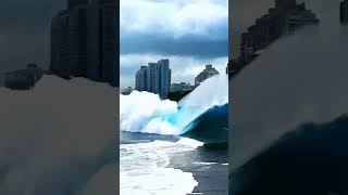 Scène de TSUNAMI éffrayante N°3 tsunamis scène flots ville mer courte vidéo tsunami fyp [upl. by Oivaf]