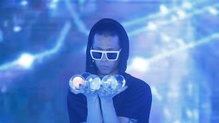 Crystal ball performance Contact Juggling Amazing Performer [upl. by Reggis]