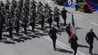 Festa della Repubblica Italiana del 2 giugno La Brigata Sassari sfila sulle Note di Dimonios [upl. by Eitak177]