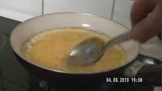 Faire une omelette au fromage en moins de 3 minutes [upl. by Clevey343]