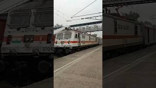 12371Bikaner Weekly SF Express HWH  BKN crossing 132 kmphshortvideowap7 [upl. by Jeni571]