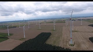 Riesen Windpark mit über 100 Windkraftanlagen von Enercon und Vestas DJi Phantom 4 Drohne [upl. by Chilcote]