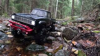 quotWatch the Carisma Scale Adventure SCA1E Coyote Tackle a Rugged Creek Bed [upl. by Pember]