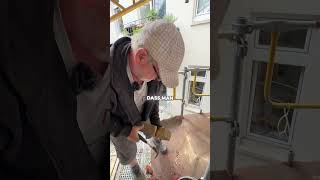 Stein aufteilen 🔨 handwerk ausbildung baustelle zimmermann maurer stein [upl. by Asirehc]