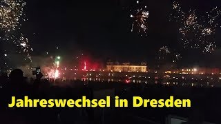 Jahreswechsel in Dresden  die Brühlsche Terrasse beim Feuerwerk [upl. by Ecreip64]