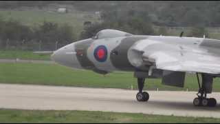 HOWL OF VULCAN XH558 ON TAKEOFF EXRAF [upl. by Selby]