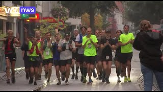 Met 100 kilometer in de benen lopen de eerste deelnemers over de finish van de Dodentocht [upl. by Carolyn413]