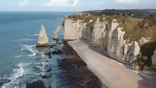 Les Falaises dÉtretat  Étretat  SeineMaritime  Normandie  France  Hiking the cilff of Etretat [upl. by Drabeck]