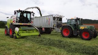 Lohnunternehmen Rupp beim Gras häckseln [upl. by Aryahay241]