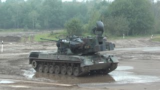 Flugabwehrkanonenpanzer Gepard führt Feuerkampf ILÜ 2010 SPAAG Flakpanzer Bundeswehr Germany NATO [upl. by Seraphina88]