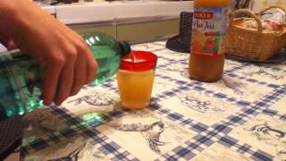 Faire un jus de fruit à bulles  Recette jus facile [upl. by Nace]